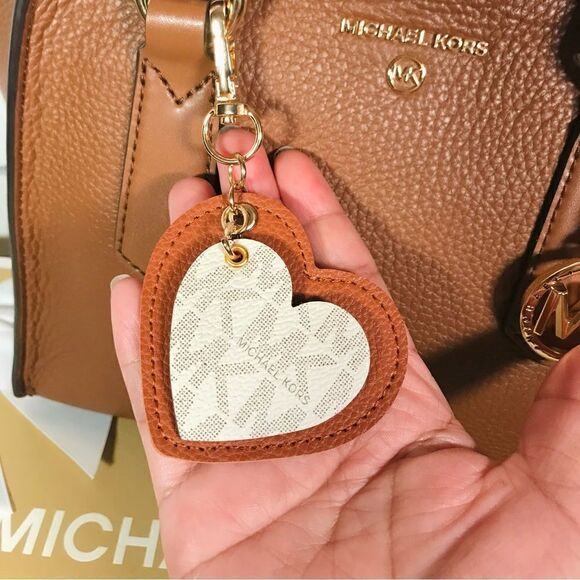 Michael kors HEART CHARM BROWN - Picture 2 of 6